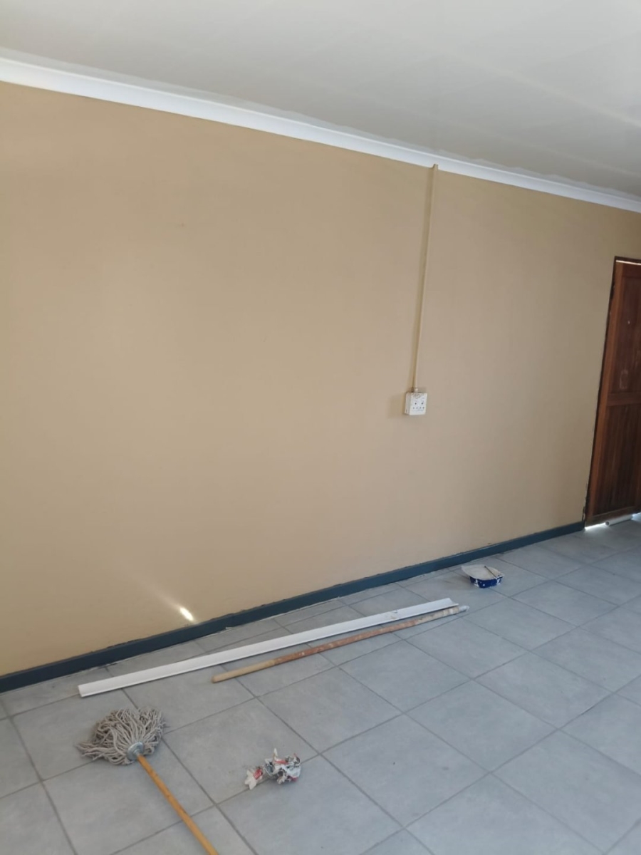 2 Bedroom Property for Sale in Bloemside 4 Free State